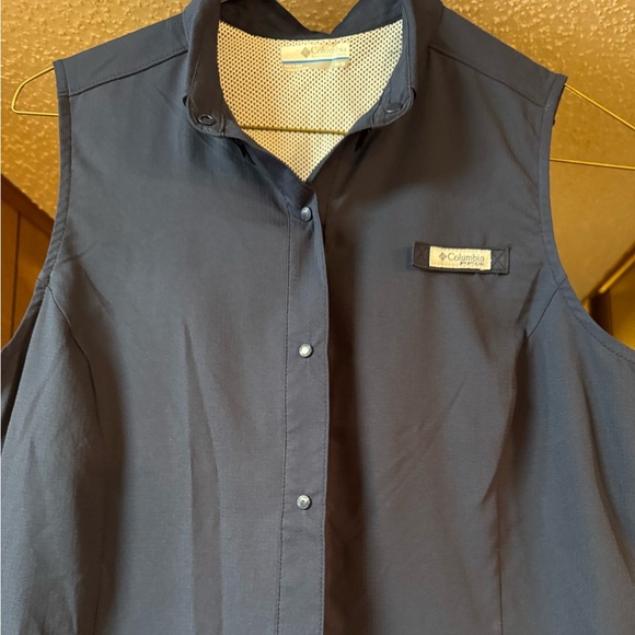 Columbia Sleeveless Button-Down Shirt - Navy Blue, Worn Once!!! - Picture 2 of 4